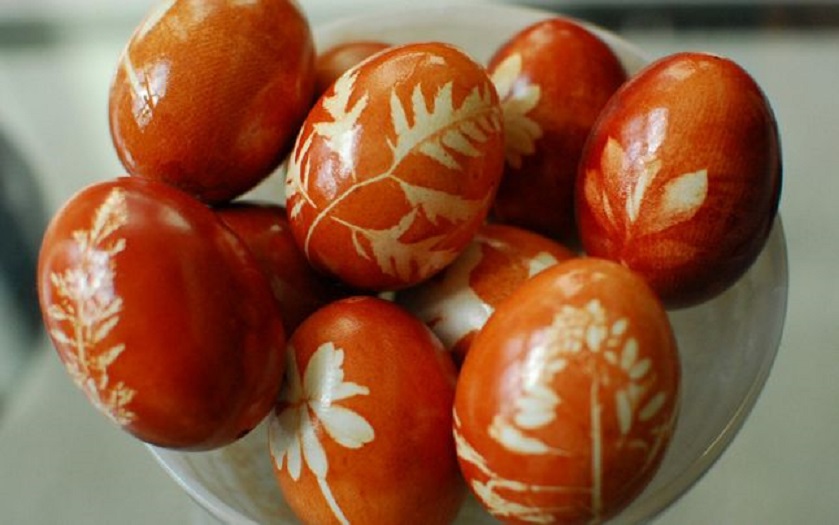 Come dipingere le uova di Pasqua in modo naturale - ImperialTransilvania