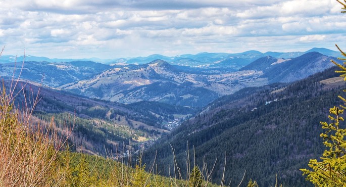 10 Places to Discover in Bucovina: Heritage, Nature and Traditions