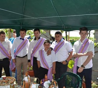 Chemarea la nuntă cu călăreți