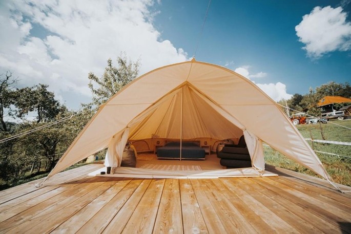 Glamping at Cioclovina Tribe