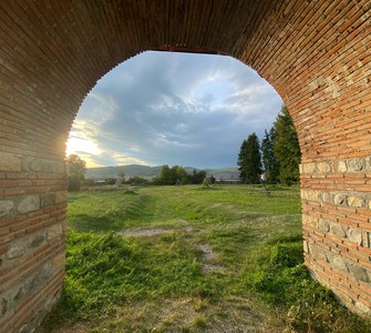 Curtea de Argeș, a tourist destination shaped by medieval heritage and historic monuments Curtea de Argeș, a tourist destination shaped by medieval heritage and historic monuments