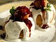 Dumplings with sour cream and jam