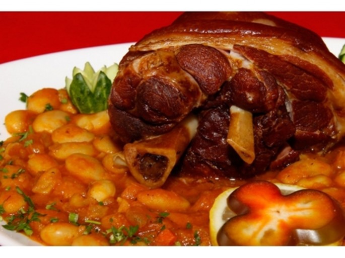 Smoked Shank with Beans - a Romanian traditional plate