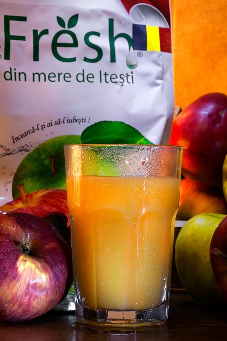Fresh apple juice from Iteşti