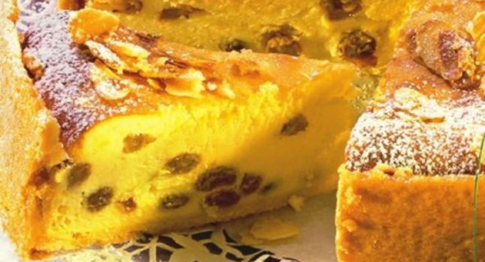 Romanian Easter Bread with cheese