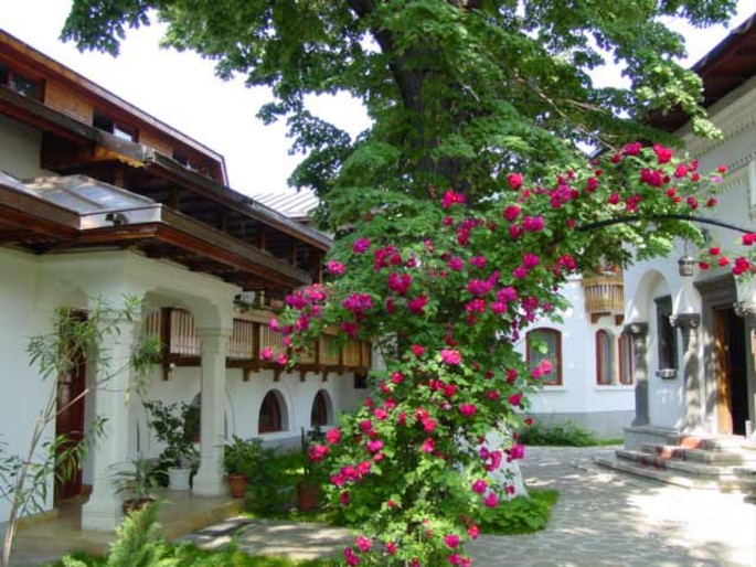 The Darvari hermitage