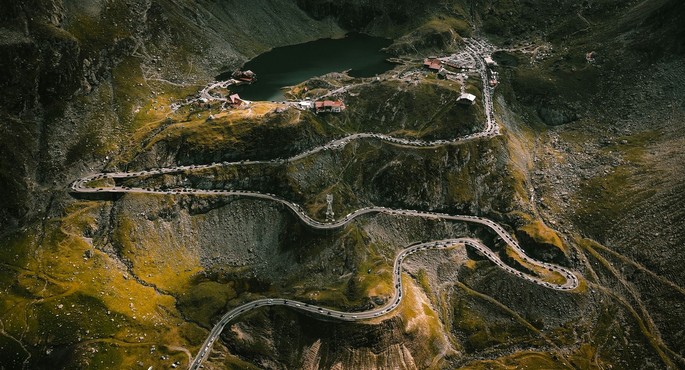 The Royal Road – Transalpina vs. Transfăgărășan
