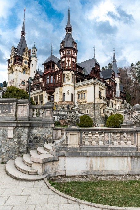 Love Stories from Romania’s Castles: Romance, Families and Legends Behind Historic Walls