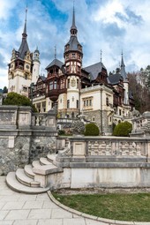 Storie d’amore nei castelli della Romania: amori, famiglie e leggende tra mura storiche Storie d’amore nei castelli della Romania: amori, famiglie e leggende tra mura storiche