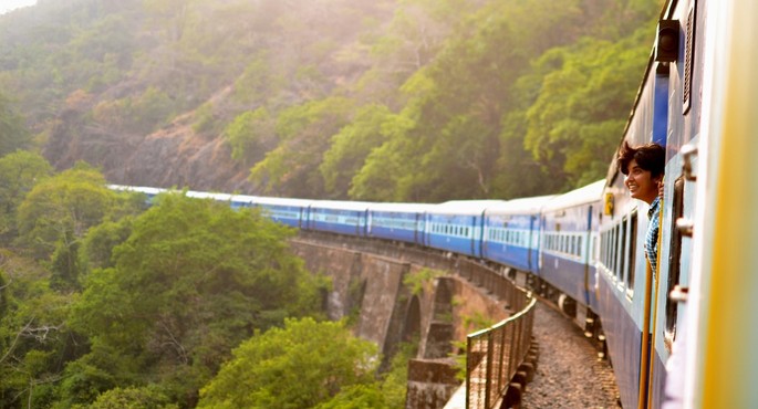 Car-Free Weekend: Romania's Best Destinations You Can Easily Reach by Train Car-Free Weekend: Romania's Best Destinations You Can Easily Reach by Train