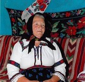 Woman singing a doina