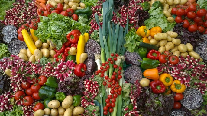 Seasonal Fruits and Vegetables Seasonal Fruits and Vegetables