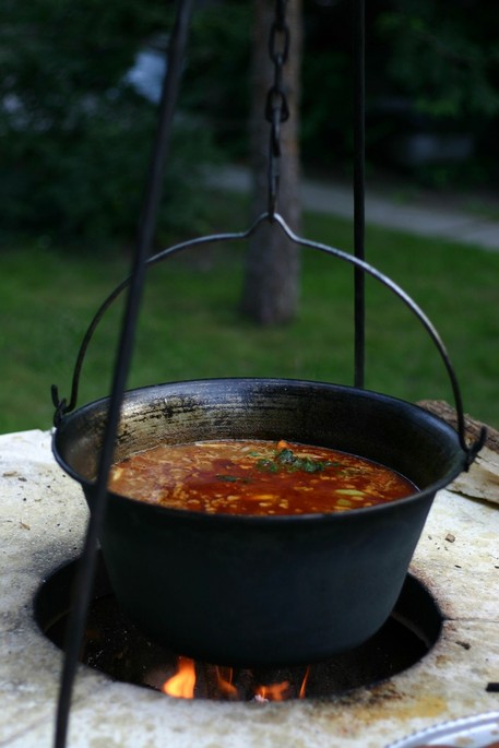 Il gulasch nel cuore dei Carpazi: una ricetta tradizionale tramandata di generazione in generazione