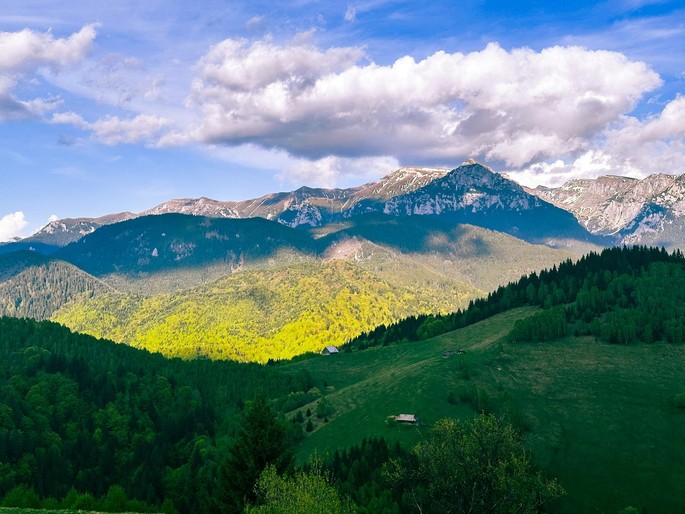 The most beautiful viewpoints in the Carpathian Mountains