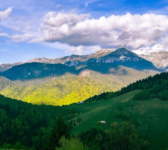 The most beautiful viewpoints in the Carpathian Mountains The most beautiful viewpoints in the Carpathian Mountains