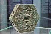 Matriţa antică descoperită la Sarmizegetusa Regia Matriţa antică descoperită la Sarmizegetusa Regia