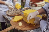 Where Does Mămăligă Actually Come From? The Story of a Dish That Became a Symbol of Romanian Cuisine Where Does Mămăligă Actually Come From? The Story of a Dish That Became a Symbol of Romanian Cuisine