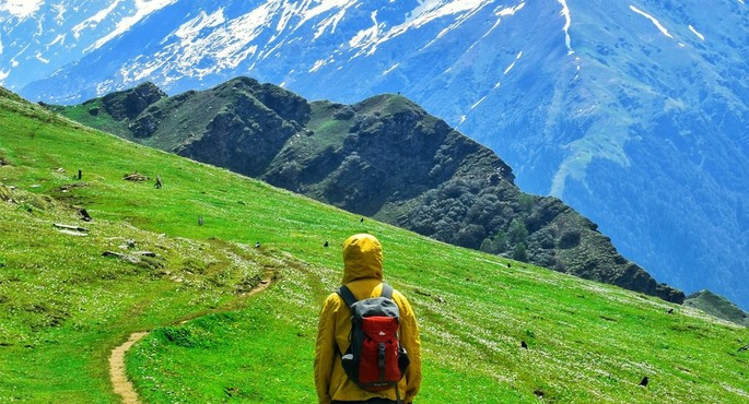 Walking in Nature: A Moment of Well-Being for Body and Mind Walking in Nature: A Moment of Well-Being for Body and Mind