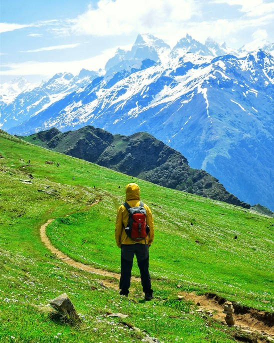 Walking in Nature: A Moment of Well-Being for Body and Mind Walking in Nature: A Moment of Well-Being for Body and Mind