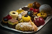 Poveștile din spatele unor deserturi celebre: de la cofetăriile imperiale la mesele din întreaga lume