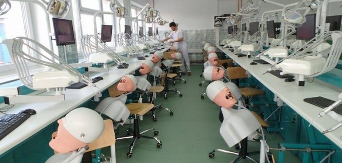 Simulatori performanti presso la Facoltà di Medicina e Farmacia di Timisoara